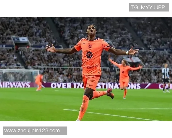 巴萨与曼联开谈买断拉什福德！破门获全场起立拍手问候，14场6球7助